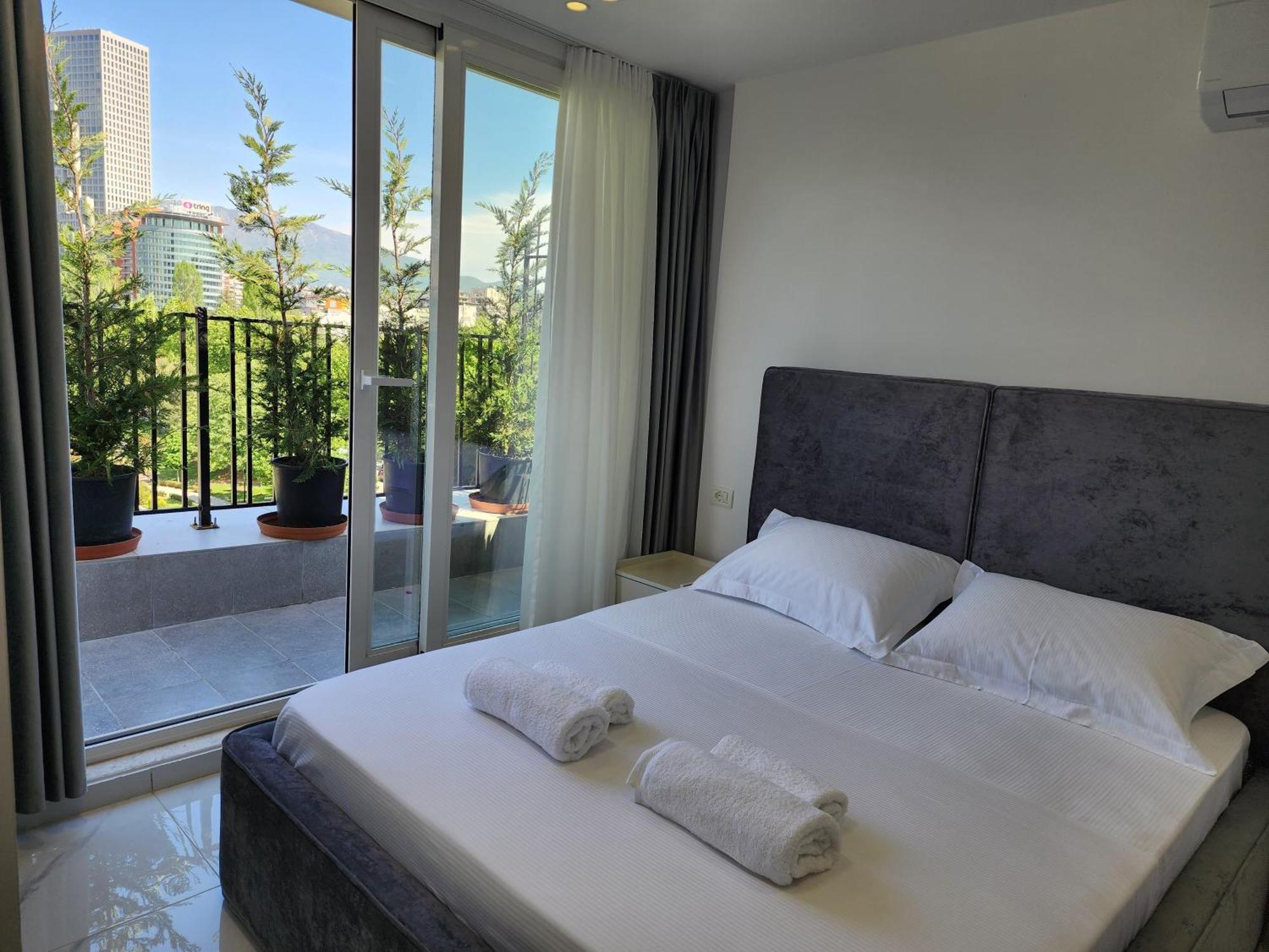 Penthouse With A City View ติรานา ภายนอก รูปภาพ
